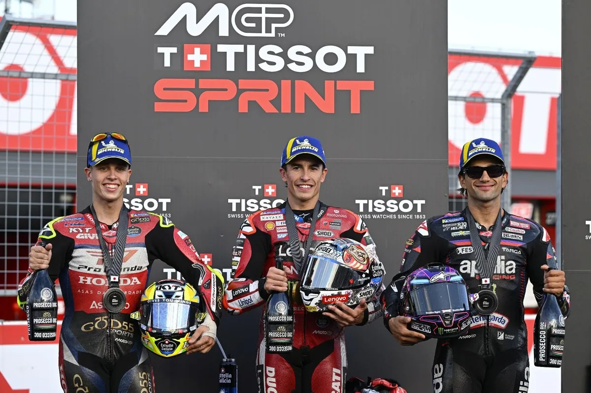Moreira logra su primer podio en MotoGP en Japón tras sanción a rivales