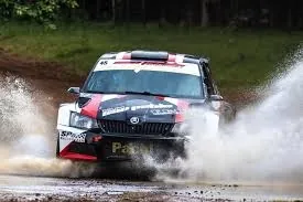 Zaldívar y Benítez lideran el emocionante Rally del Guairá 2024