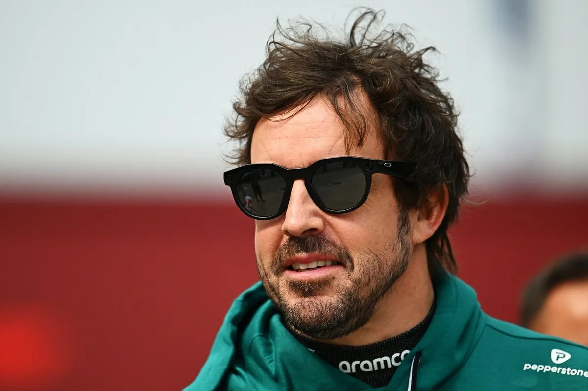 Fernando Alonso deslumbra en Mónaco con su exclusivo Porsche 918 Spyder