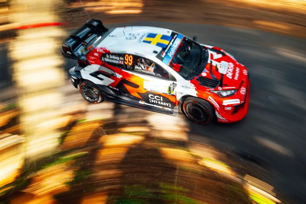 Solberg intensifica la presión sobre Evans en el Rally de Japón