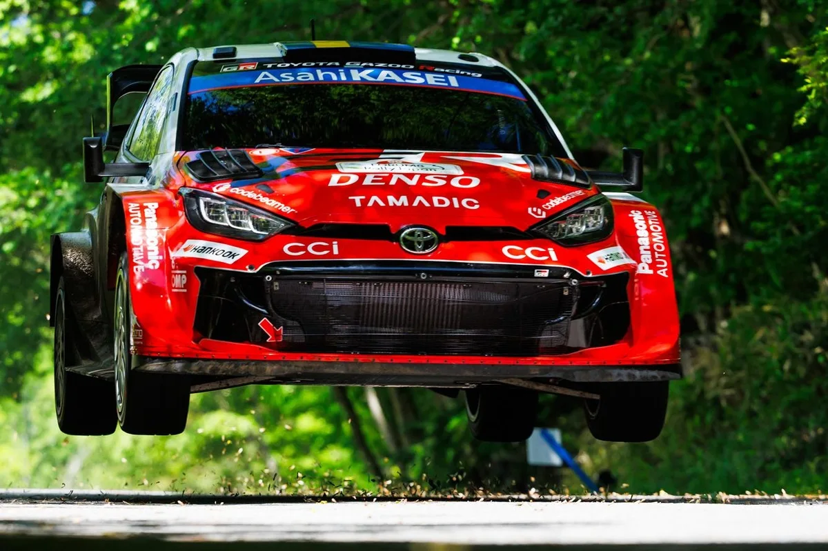 Rally Japón: Solberg acecha a Evans en la recta final del campeonato