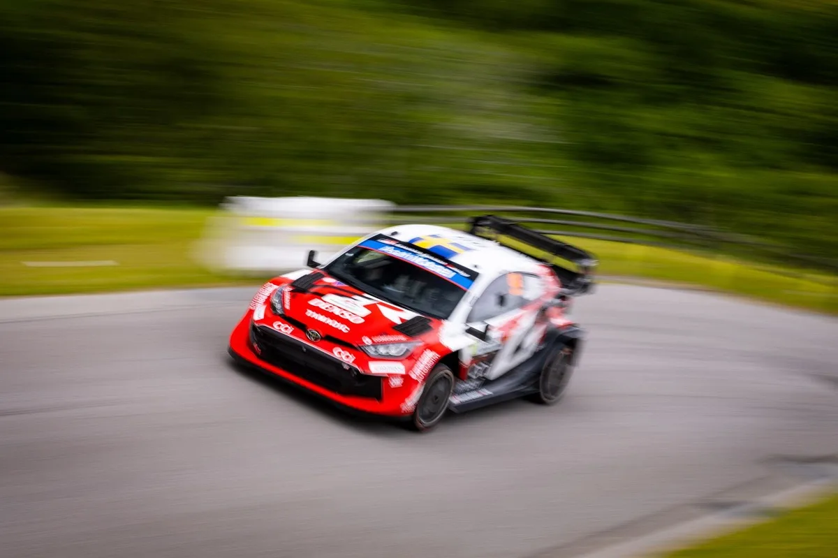 Solberg abandona el Rally de Japón tras choque mientras luchaba por la victoria