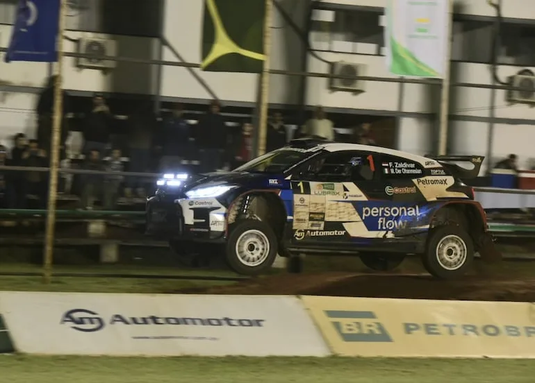 Zaldívar toma la delantera en el Rally del Guairá tras completar primera etapa