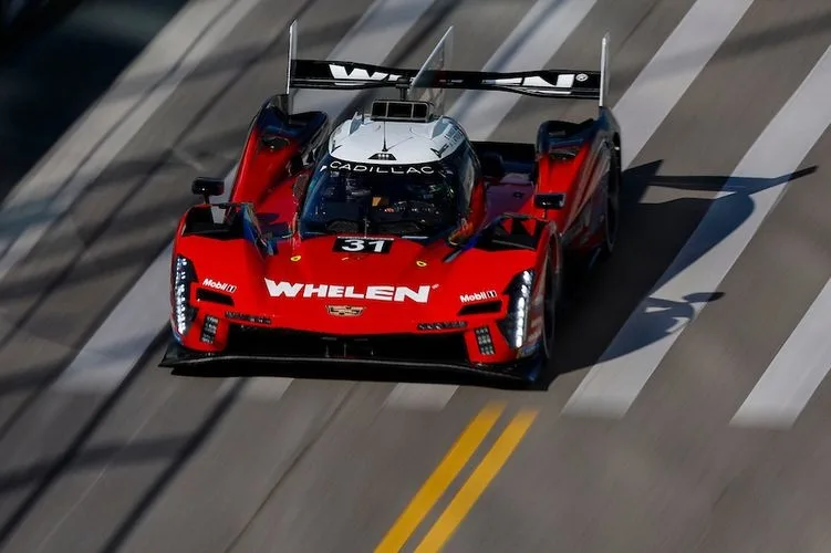Cadillac domina las clasificaciones en la carrera de Detroit del IMSA