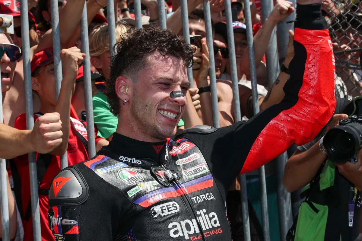 Bezzecchi logra su primer triunfo en MotoGP en casa con Aprilia
