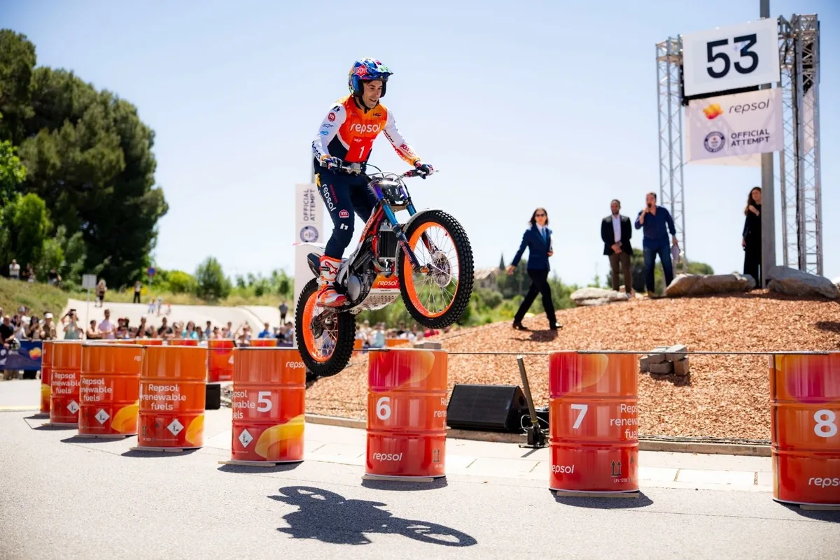 Toni Bou rompe límites nuevamente: otro récord Guinness en el trial mundial