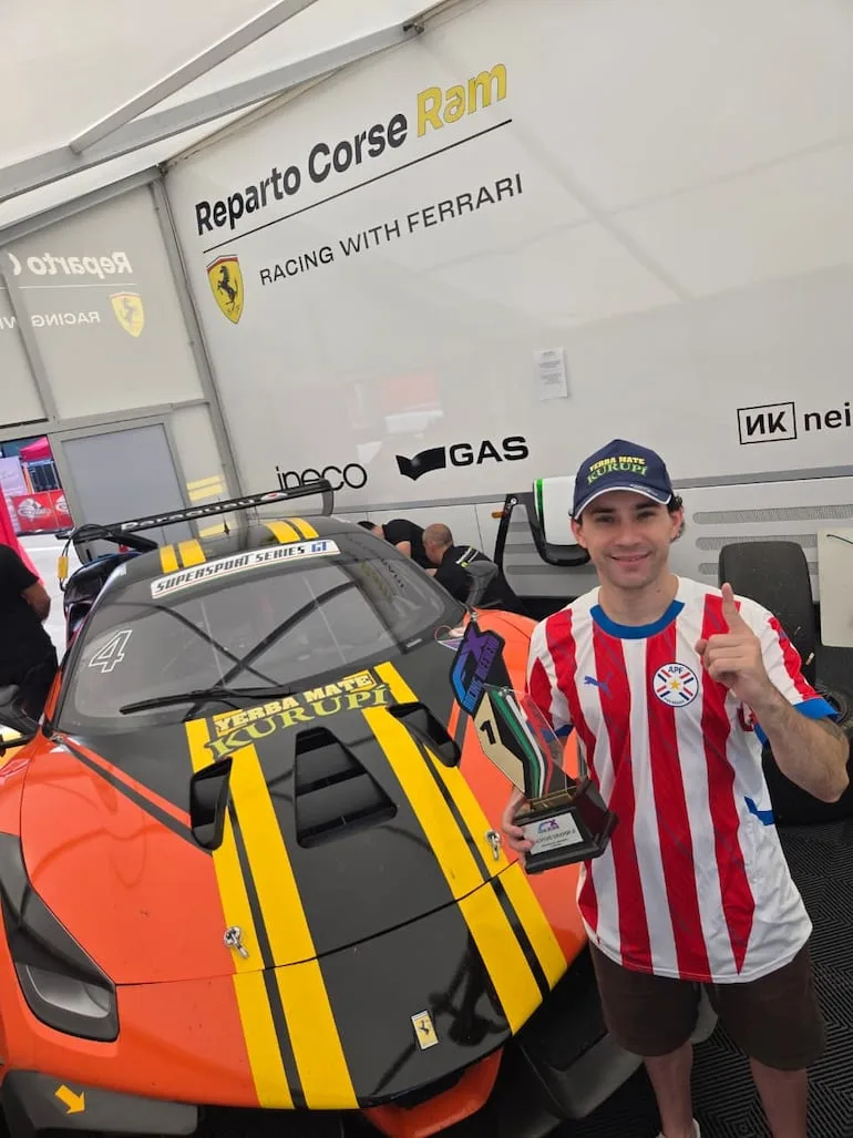 Óscar Bittar triunfa en Misano en la segunda fecha del Supersport GT