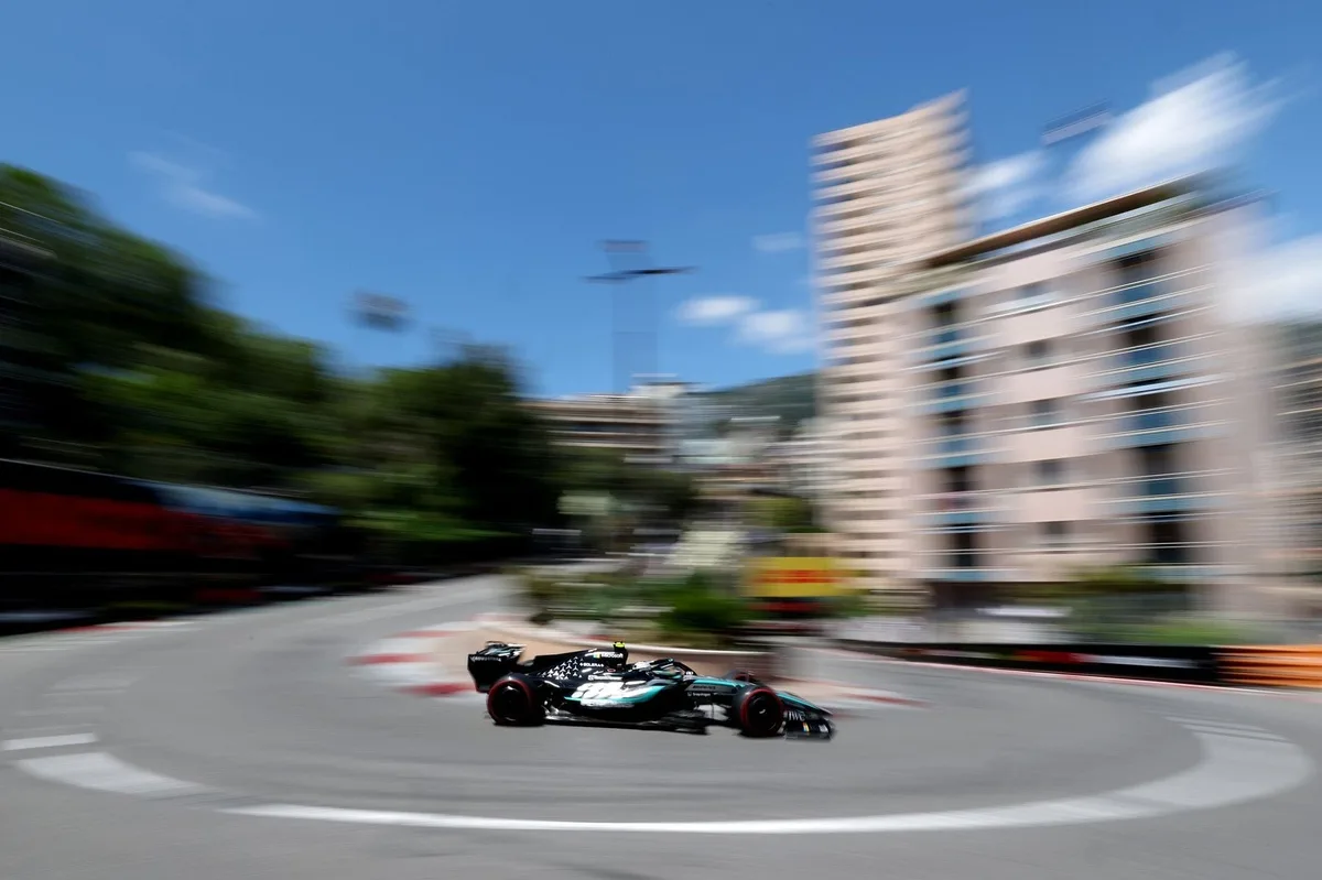 Antonelli logra pole position en Mónaco tras superar a Verstappen