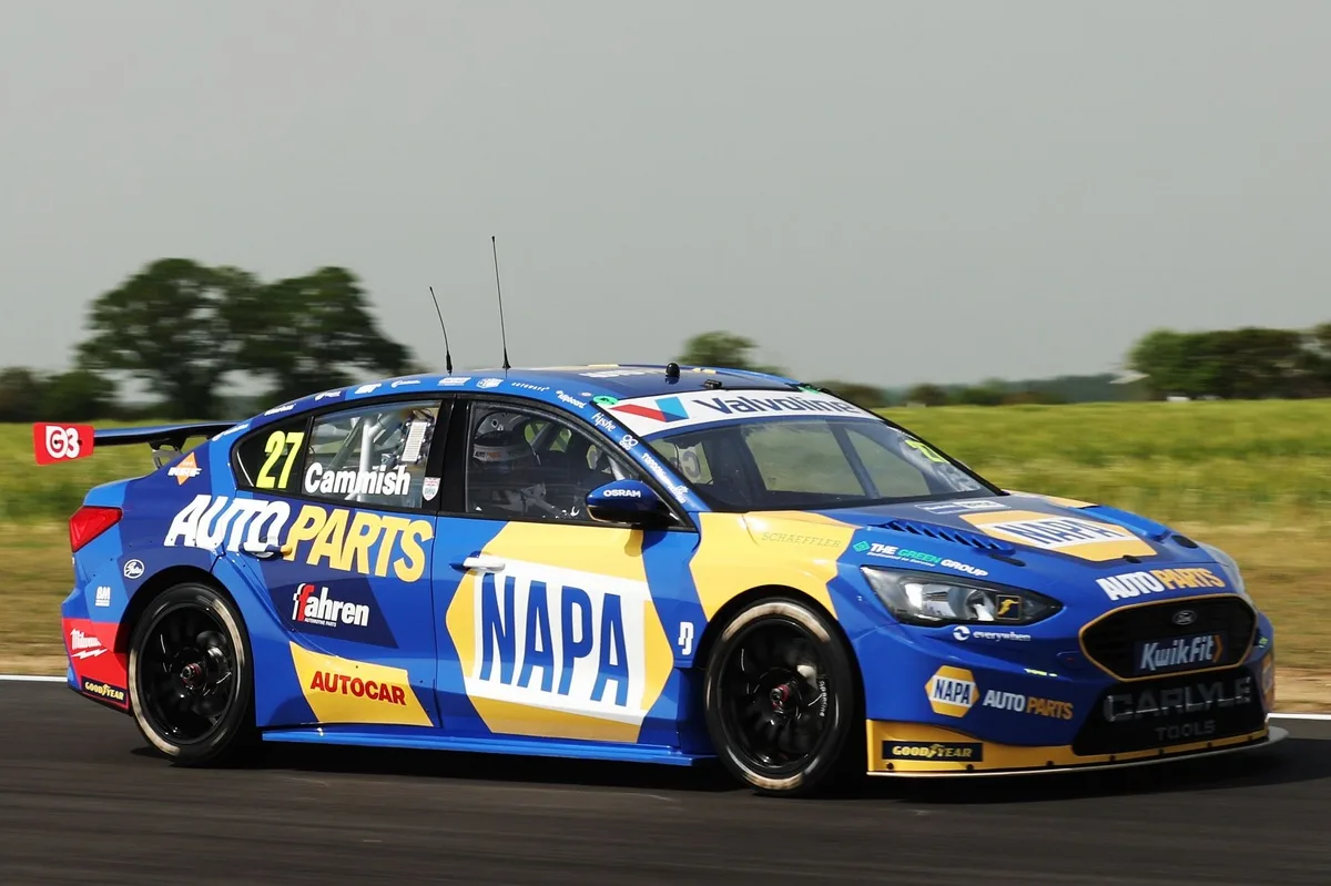 Penalización le quita victoria a Taylor-Smith en la carrera clasificatoria del BTCC