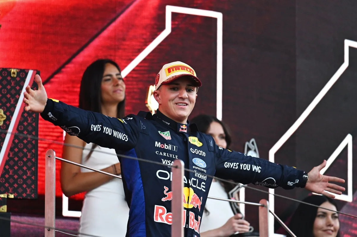 Hadjar confirma su primer podio en Mónaco tras investigación de la FIA