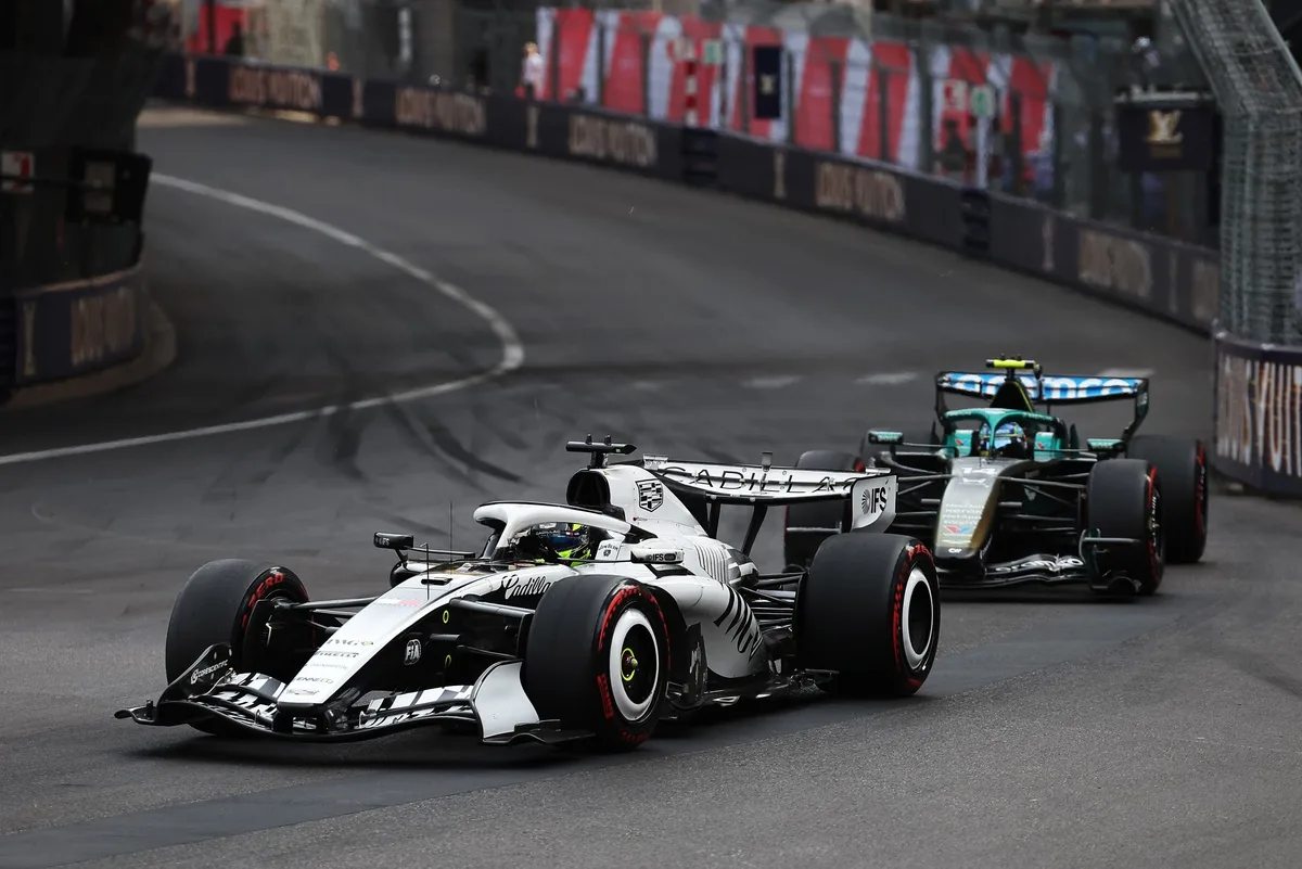 Drama en Mónaco: Alonso suma puntos mientras FIA sanciona a Pérez