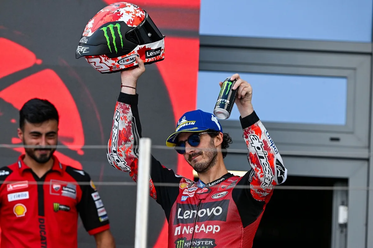 Bagnaia logra su tercer podio consecutivo pese a dificultades en Hungría