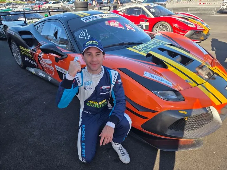Óscar Bittar domina en Misano con doble victoria en el Supersport GT