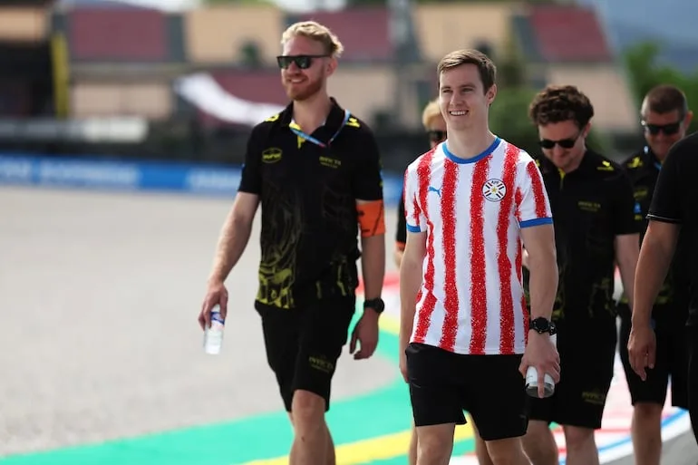 Joshua Duerksen compite en la F2 de Barcelona buscando sumar puntos