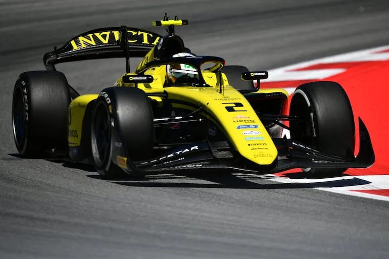 Joshua Duerksen logra segunda posición en la F2 de Barcelona