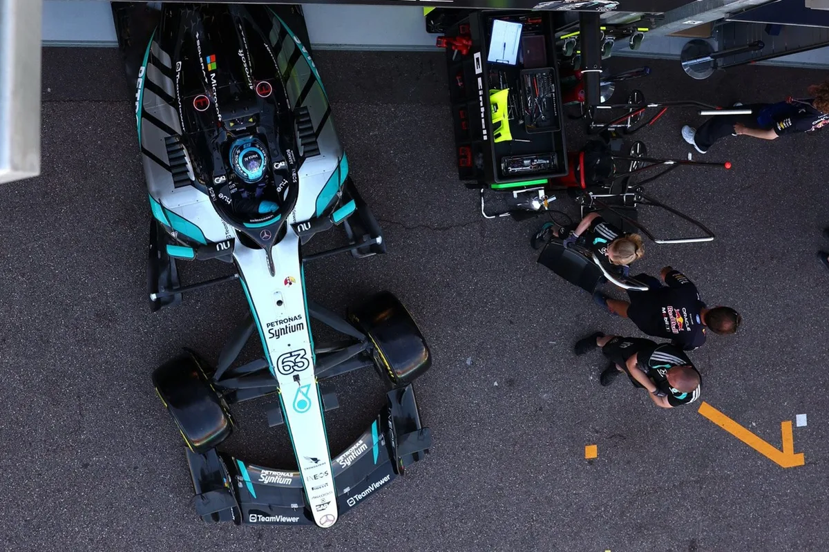 Russell busca superar adversidades en la F1 con lecciones de grandes campeones
