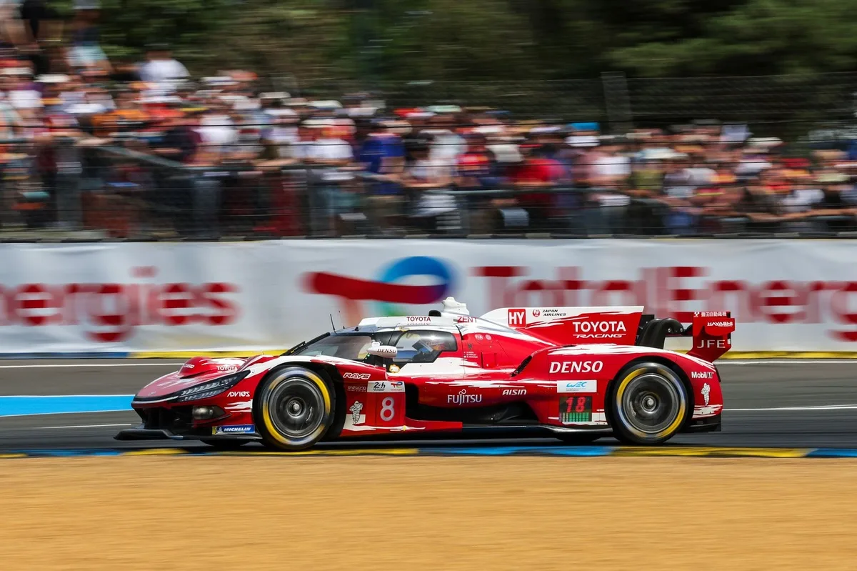 Toyota domina las primeras horas de Le Mans 24 Horas con ventaja sobre BMW