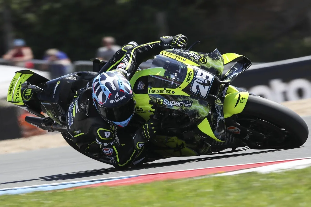 Trackhouse busca cerrar contrato con Raúl Fernández en el GP de Brno