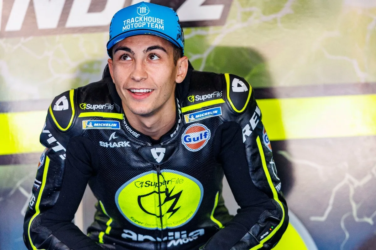 Piloto logra recuperarse de emergencia médica para competir en el GP de República Checa