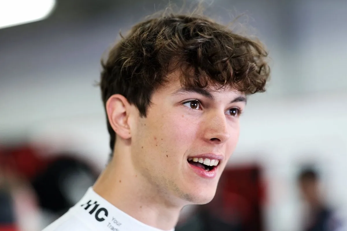 Bearman reconoce errores mentales en su debut en la F1 con Haas