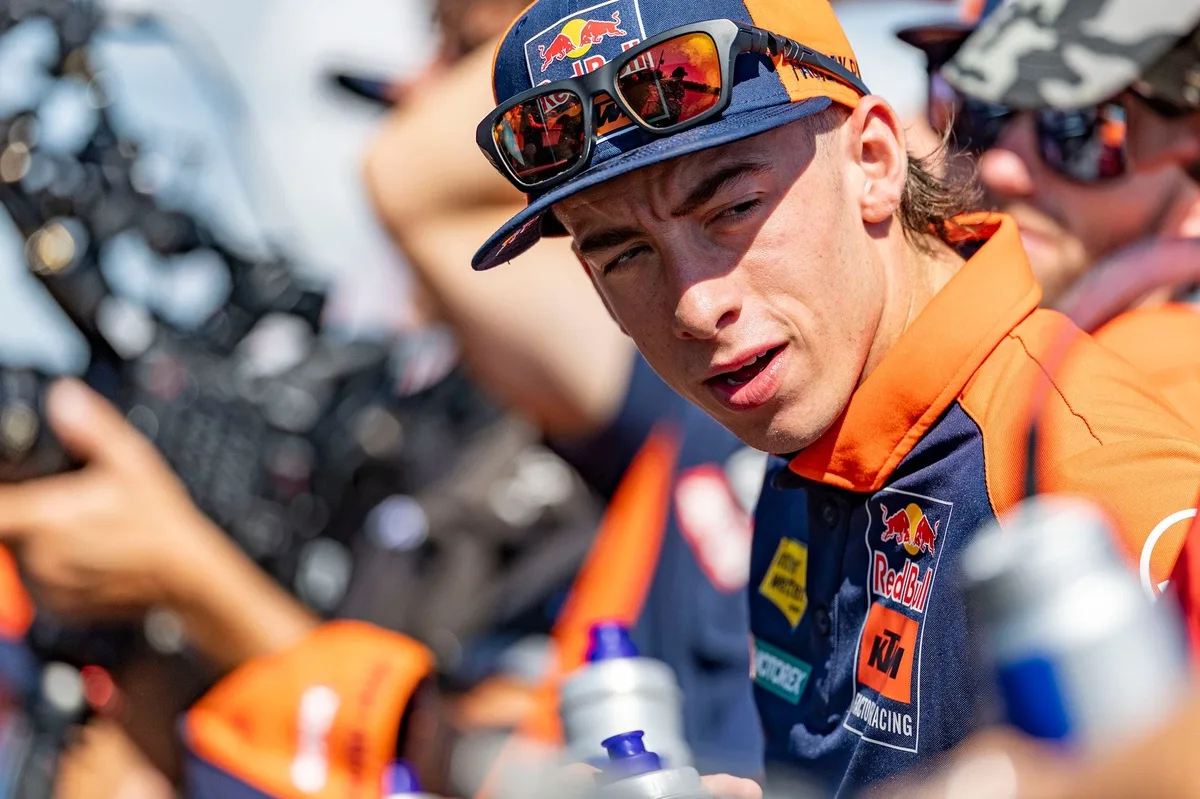 Acosta reconoce que los problemas mecánicos de KTM le cuestan puntos valiosos