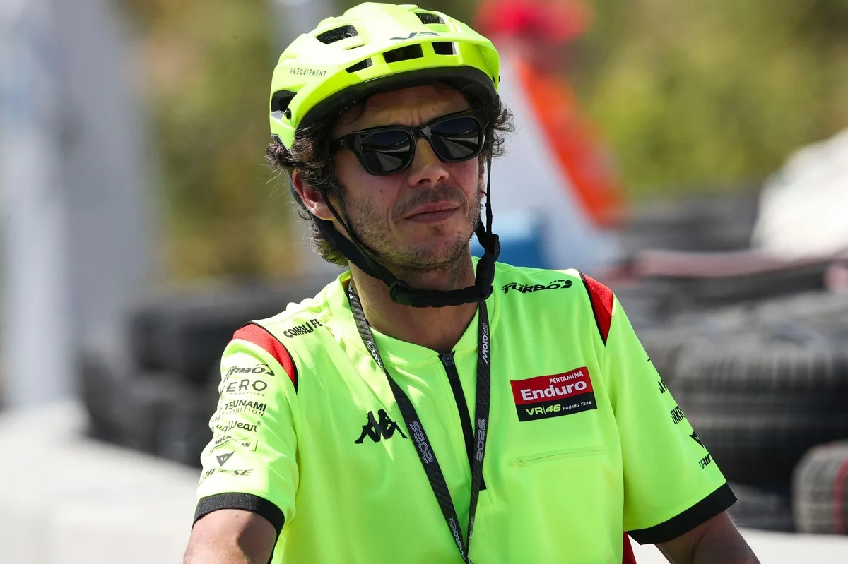 Rossi critica sanción a Bezzecchi en MotoGP: "No esperaba algo tan severo"