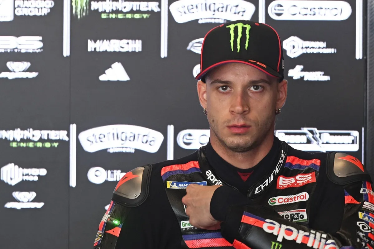Piloto de MotoGP se disculpa por agresión a comisario en competencia