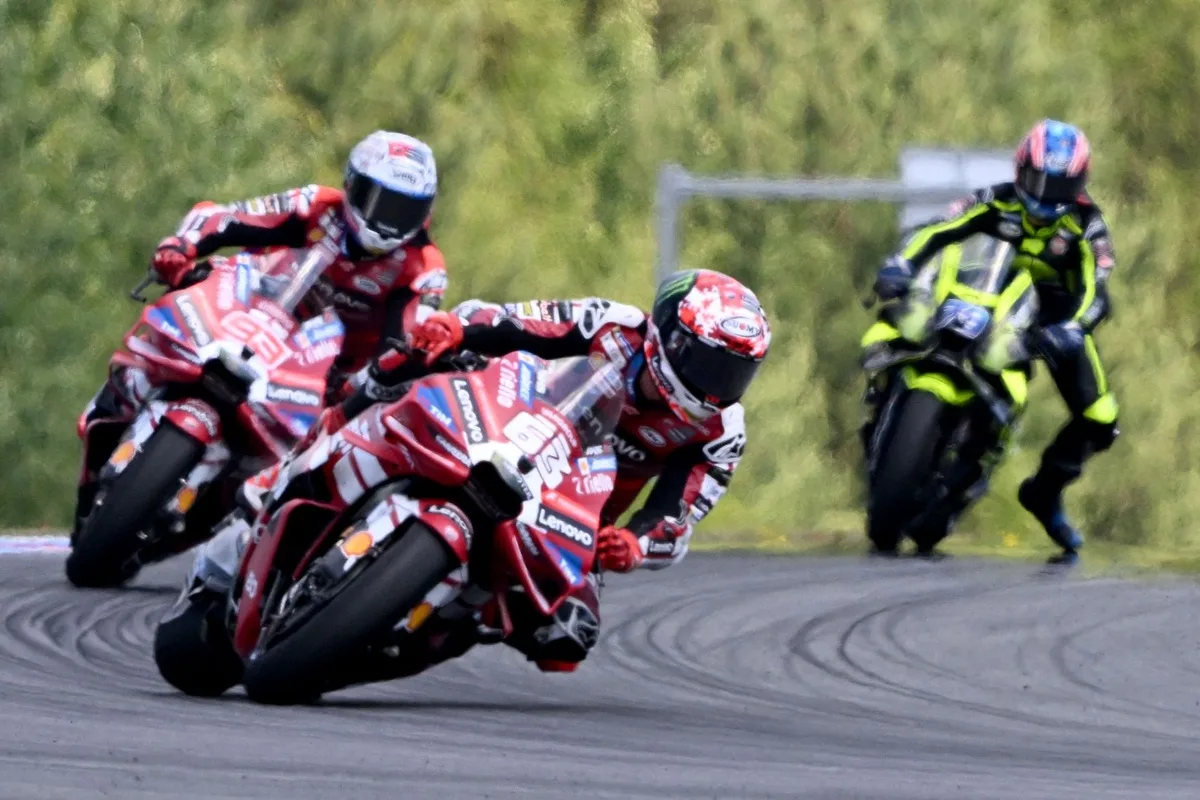 Ogura analiza su evolución en MotoGP: "Marc comprendió antes la dinámica"