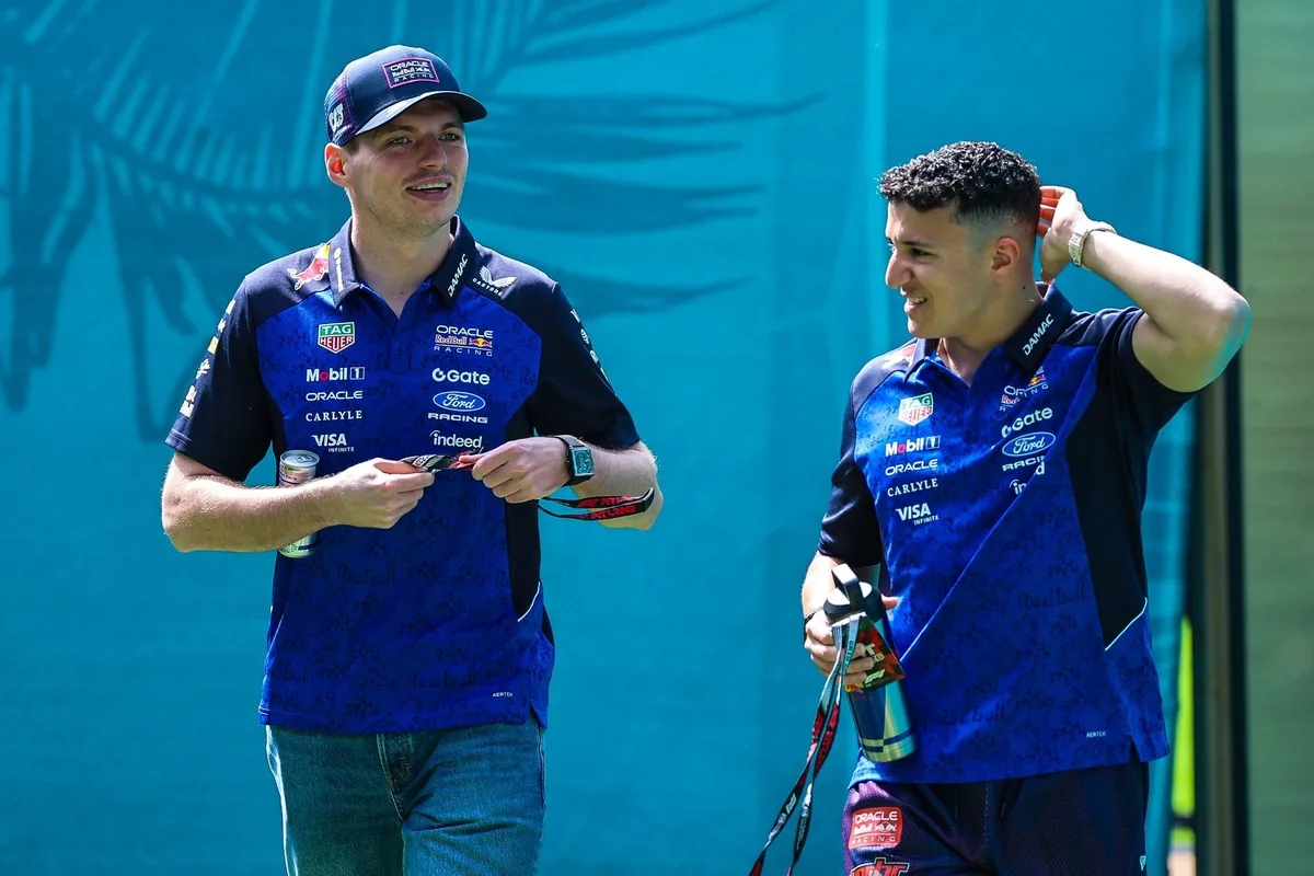 Hadjar reconoce el apoyo de Verstappen en su adaptación a Red Bull Racing