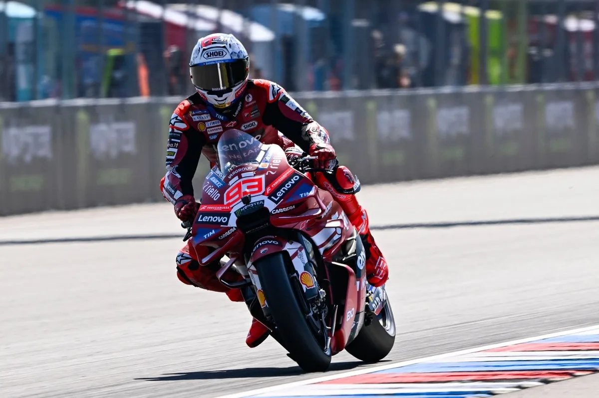 Márquez demuestra su dominio en el circuito checo de Brno