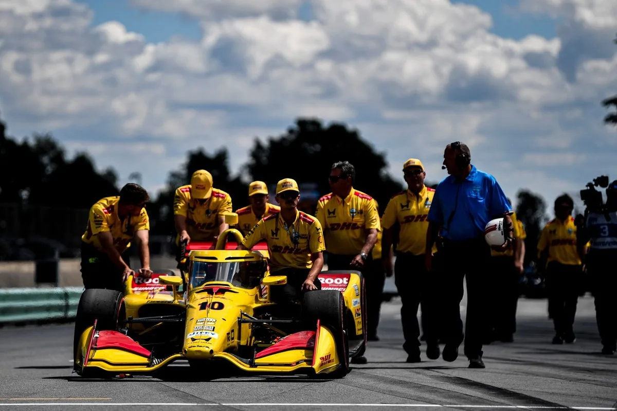 Palou se recupera en Road America pero advierte sobre riesgos en su lucha por el título