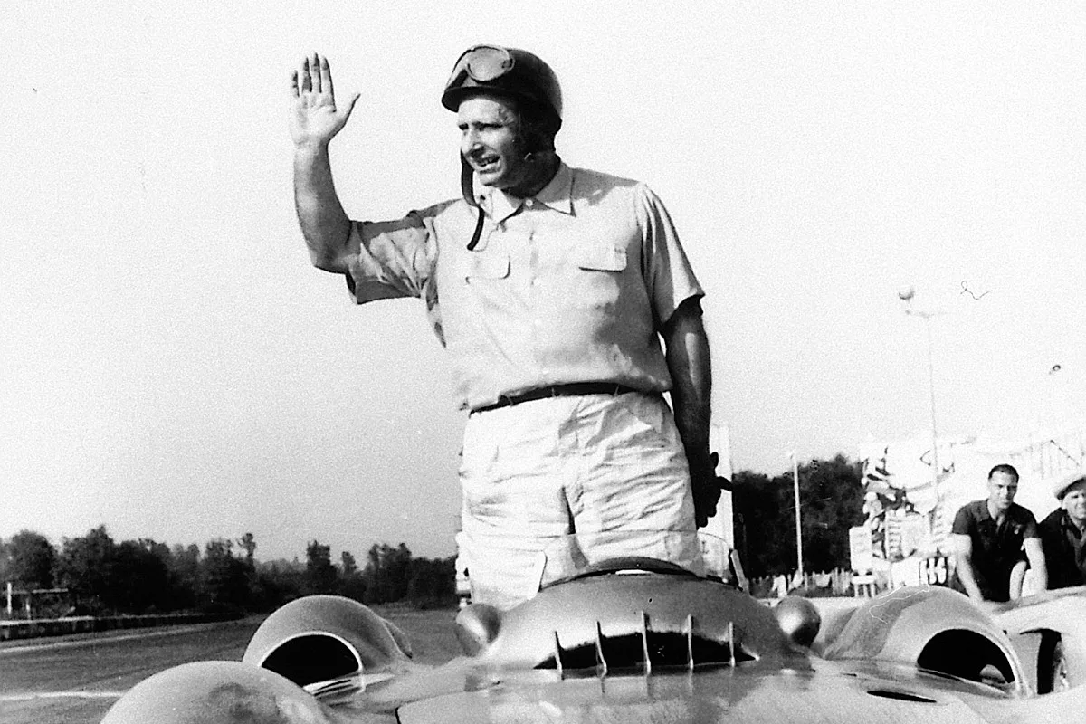 Fangio: el campeón que pudo haber brillado en el fútbol argentino