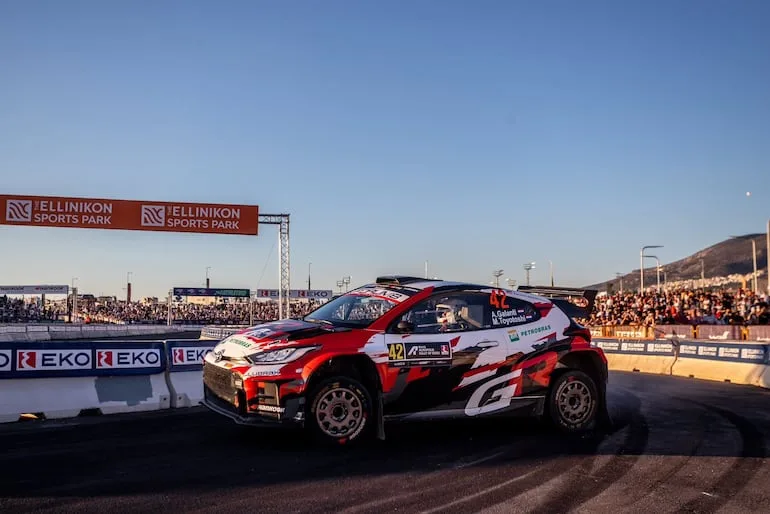 Pilotos paraguayos avanzan en el Rally Acrópolis de Grecia