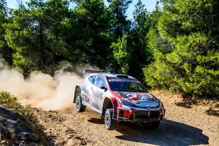 Pilotos paraguayos avanzan en el Rally Acrópolis del WRC