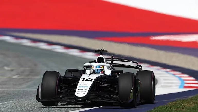Cambios en la F2 Austria: Duerksen suma puntos tras sanción a Stenshorne