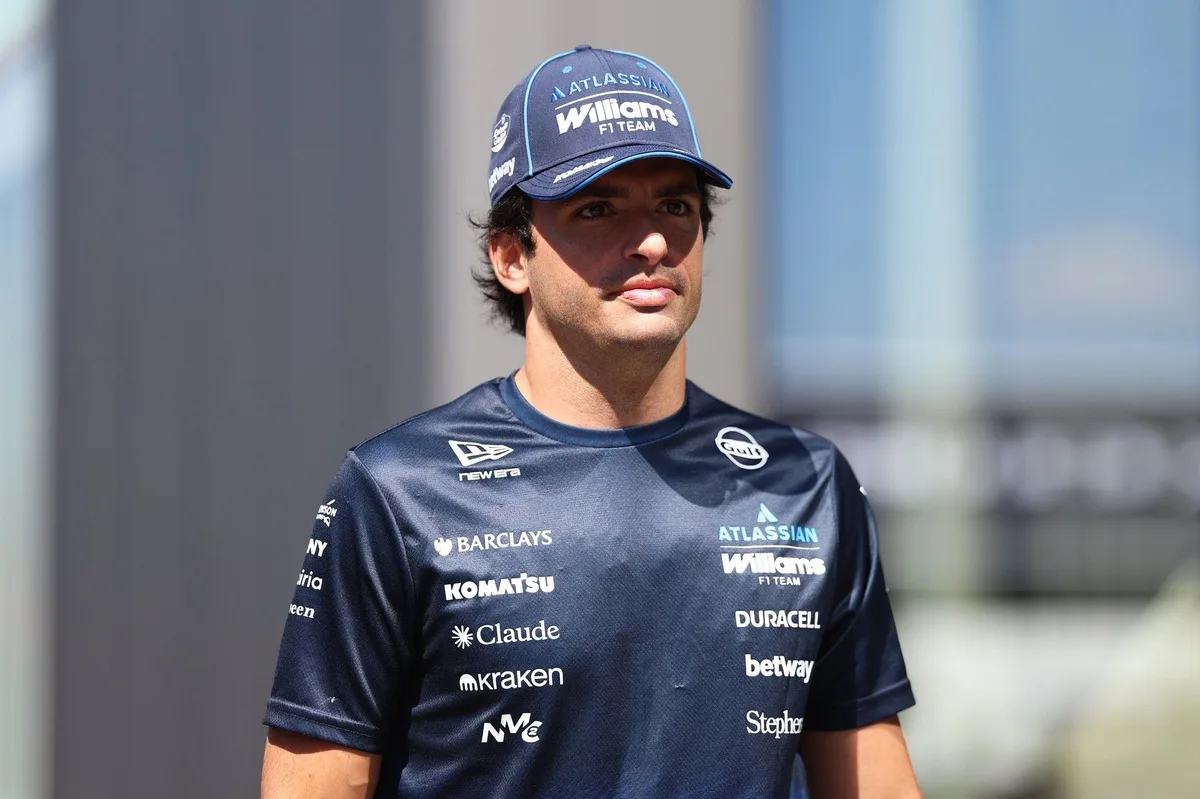 Sainz abandona en Austria: problemas eléctricos frenan su recuperación en Williams