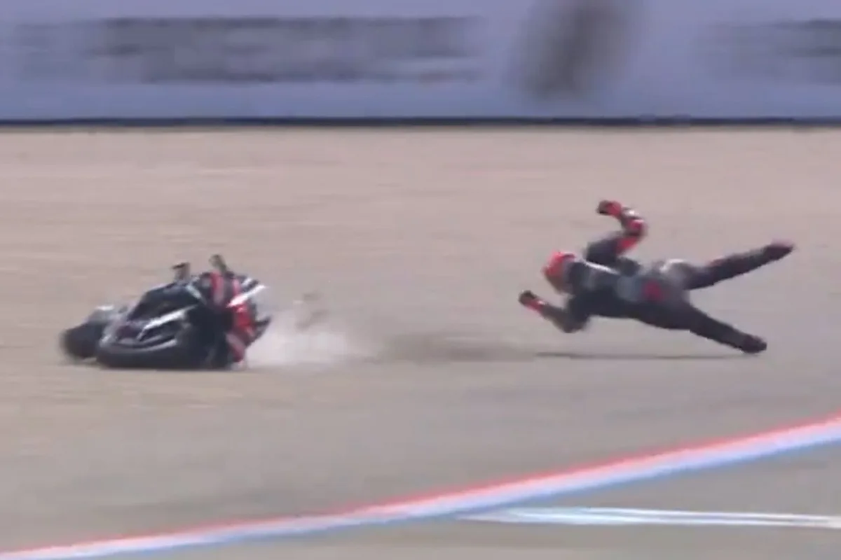 Bezzecchi sufre caída en Assen y pone en riesgo su liderato mundial