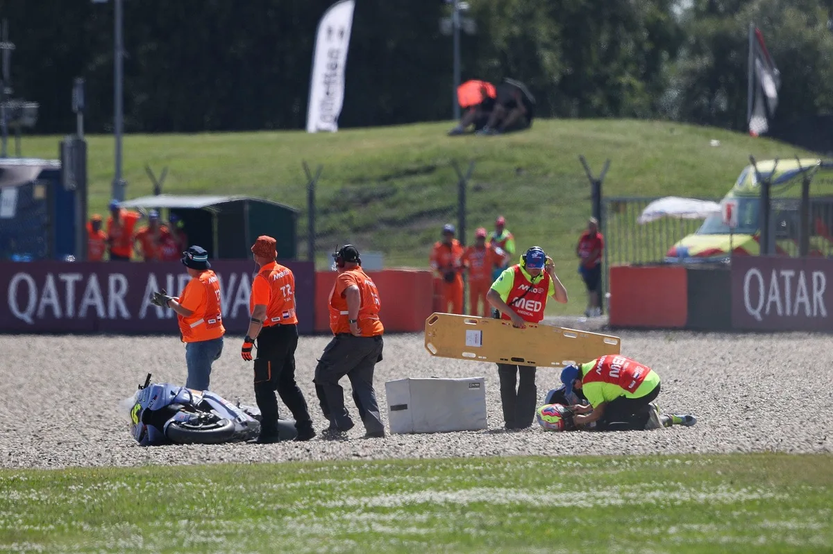 Márquez exige mejoras en las zonas de grava del circuito de Assen tras accidentes