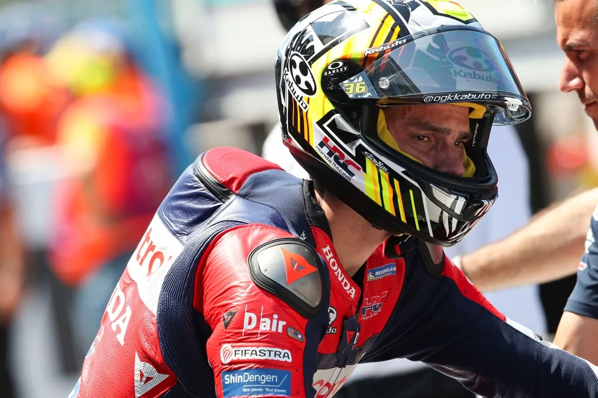 Joan Mir sufre nuevo tropiezo en Assen tras destacada actuación en República Checa