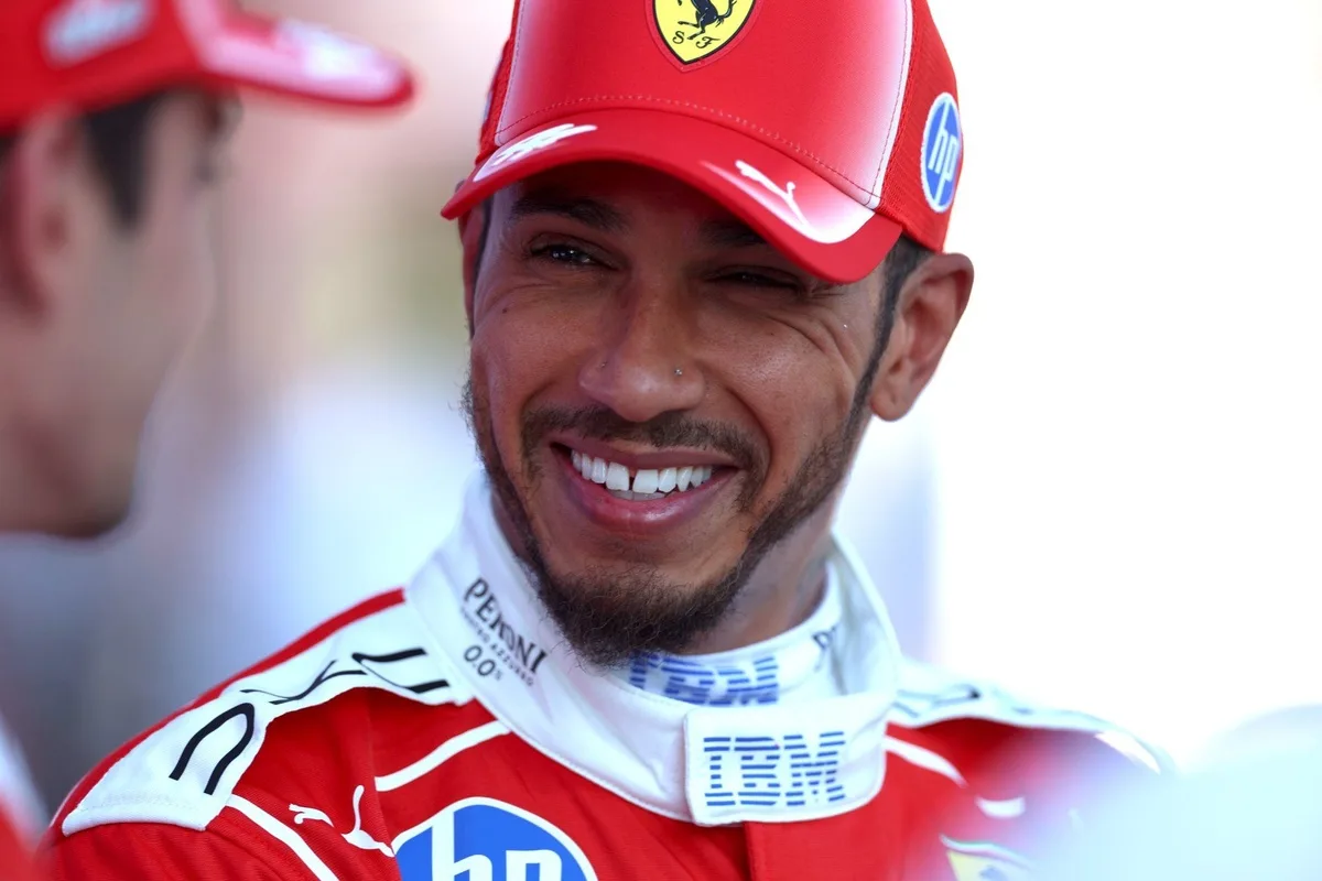 Villeneuve respalda a Hamilton: no debería retirarse de la F1