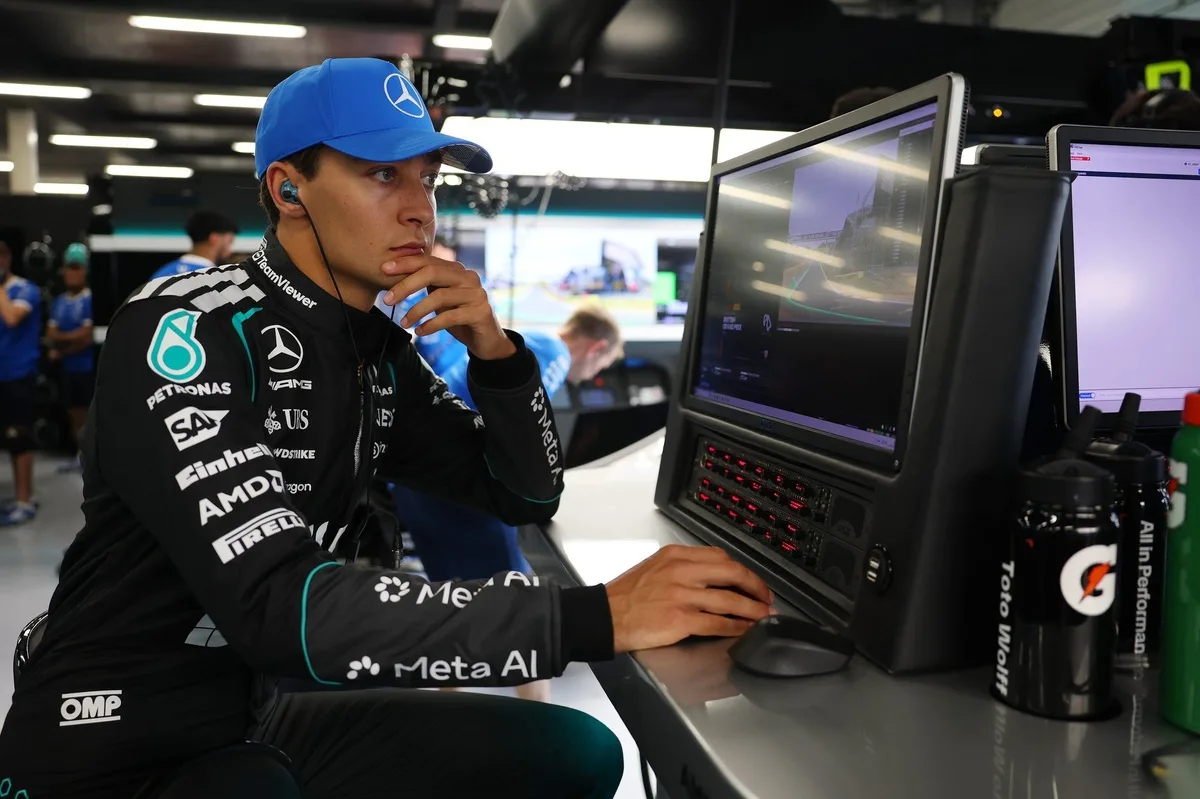 Mercedes enfrenta desventaja de velocidad en recta según Russell