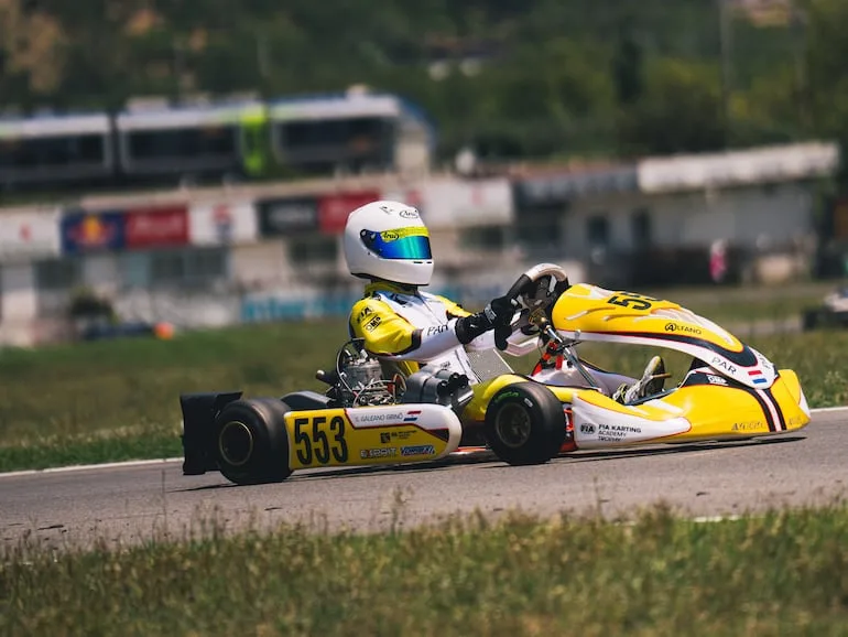 Sebastián Galeano brilla en su debut en la FIA Karting Academy Trophy
