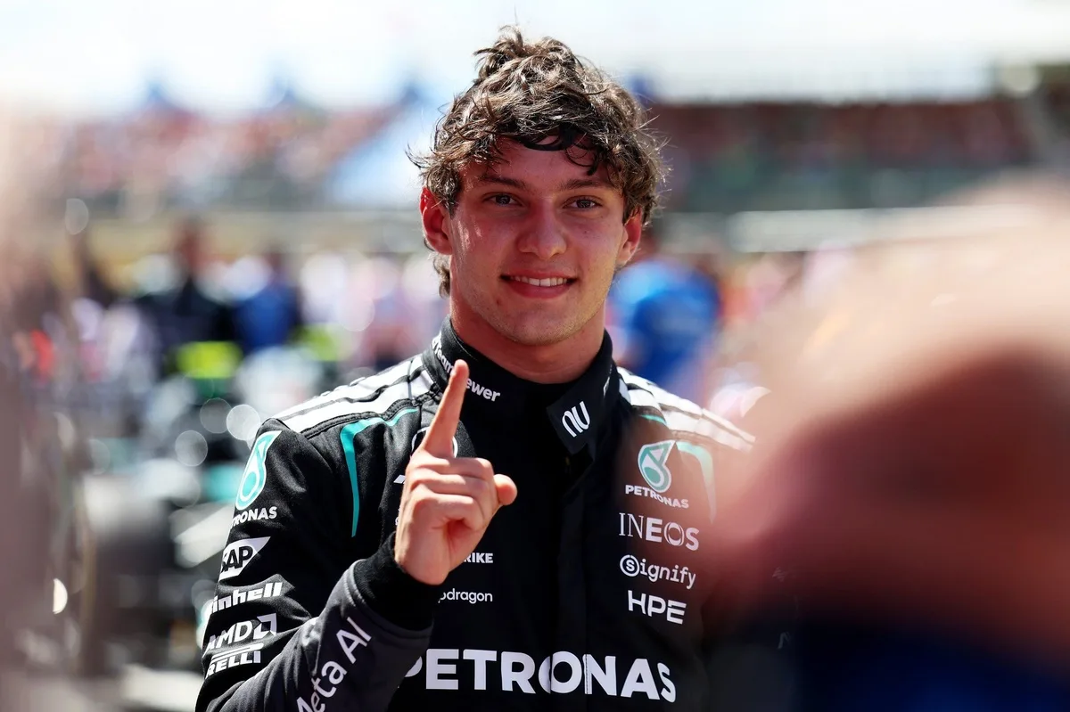 Kimi Antonelli emerge como favorito del campeonato tras triunfo en Silverstone