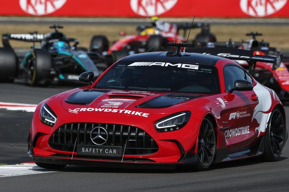 FIA reconoce error informático en polémica final del GP de Gran Bretaña