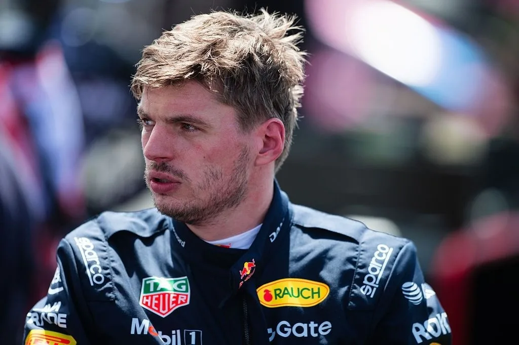 Red Bull respalda a Verstappen tras retiro controversial en Gran Premio de Gran Bretaña