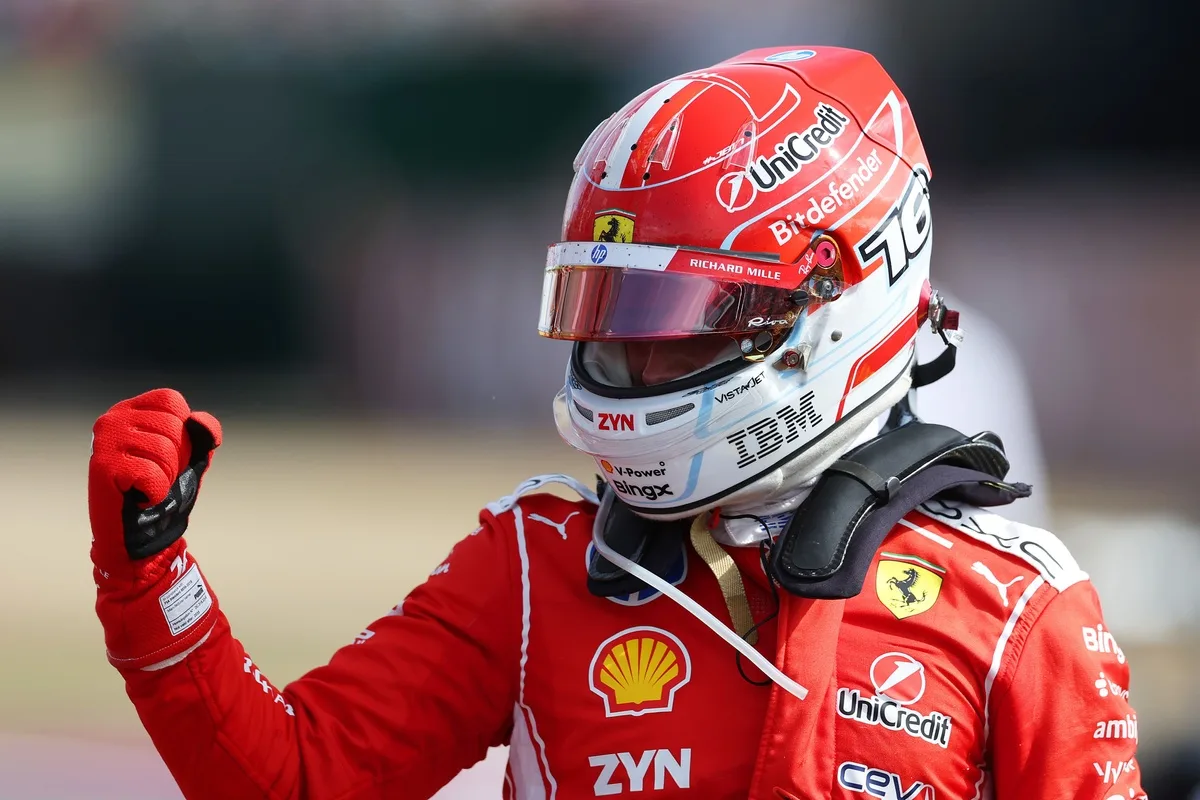 Leclerc triunfa en Silverstone mientras Antonelli sufre problemas mecánicos