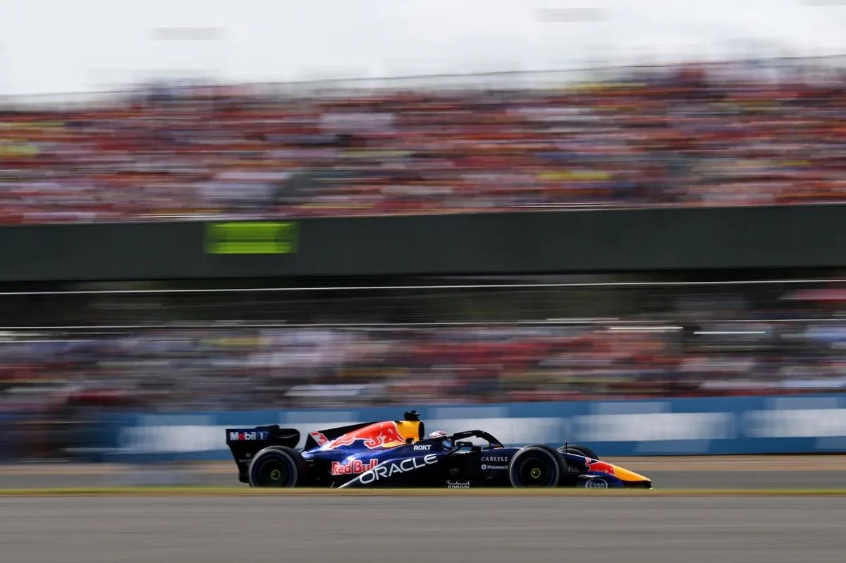 Verstappen reclama seguridad en la F1 tras falla estructural en el GP de Silverstone