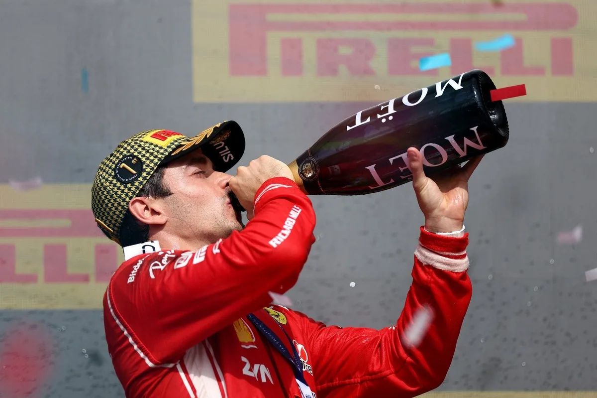 Leclerc vuelve a la victoria en la F1 británica tras cambios en Ferrari