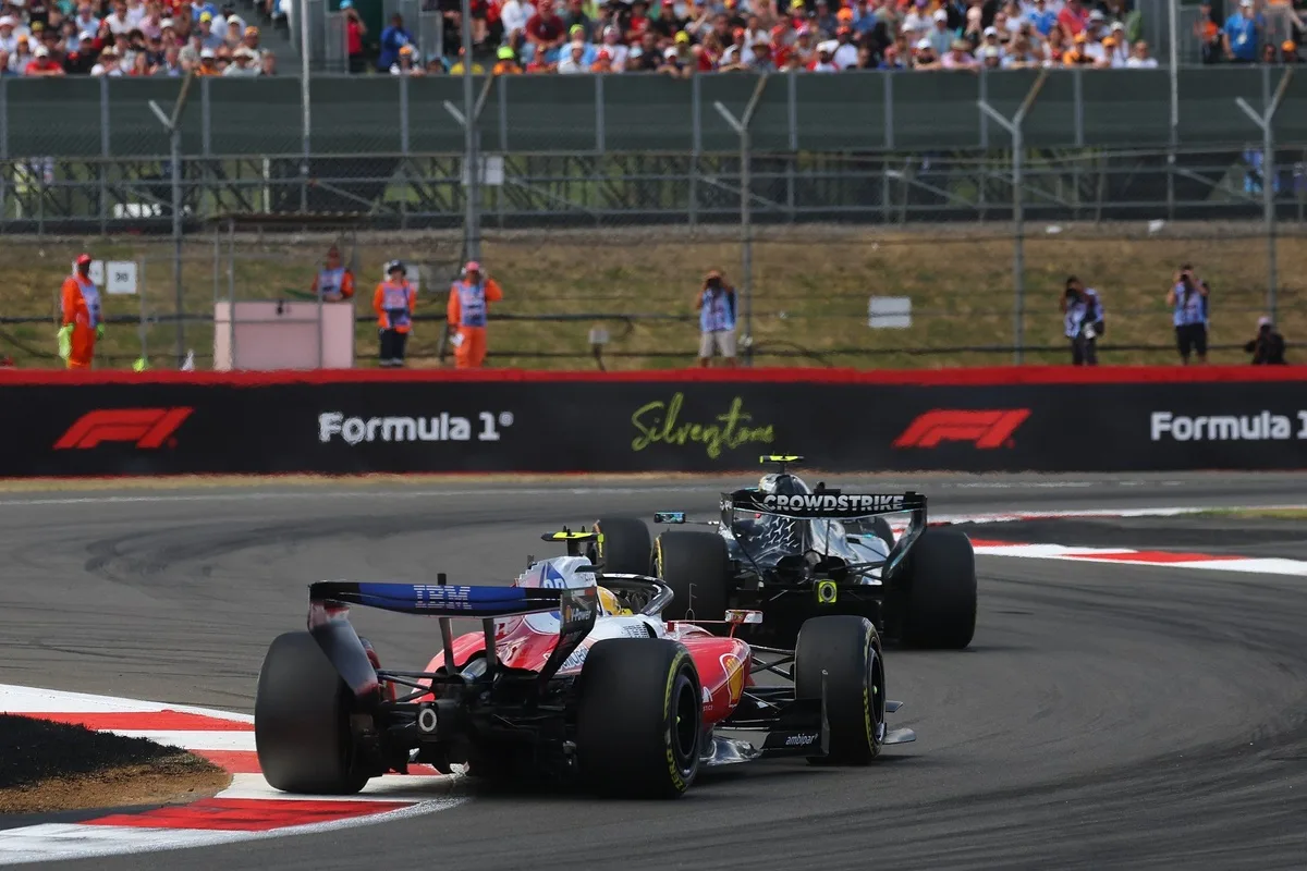 Hamilton ve difícil vencer a Antonelli en el GP de Gran Bretaña
