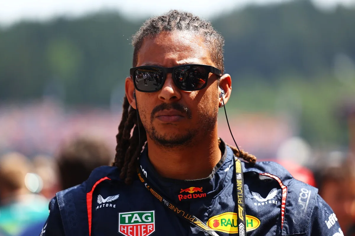 Roban cascos de la iniciativa educativa de Red Bull en Silverstone